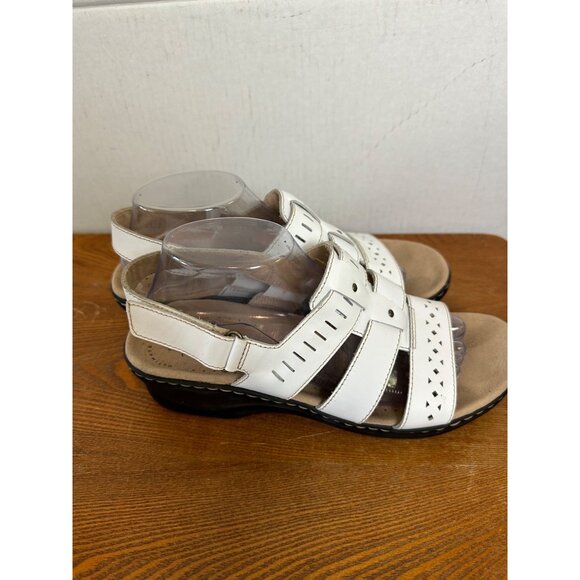 Clarks Size 10  Strappy Stylist Summer Comfy Casual Chic Slip On Sandals White - Picture 3 of 13